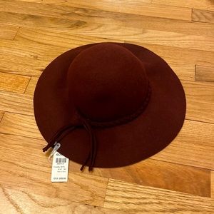 Maroon hat